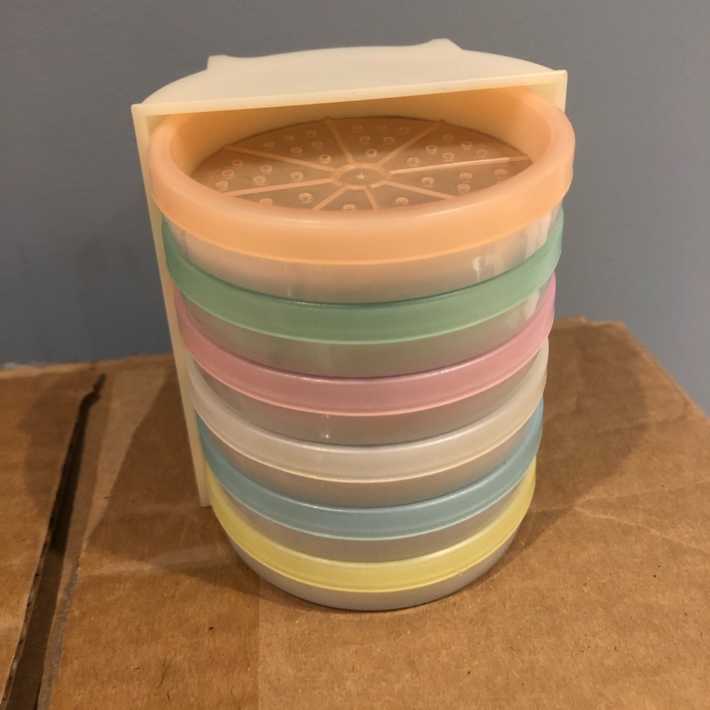 Tupperware Vintage Pastel Wagon Wheel Coaster Set & Carrier